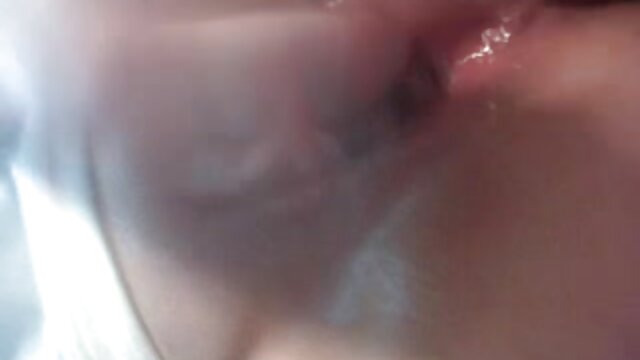 गुणवत्ता सिनेमा :  पिगटेल भएको केटीले साथीलाई रमाइलो कनिलिङ्गसको लागि जगाउछ मुखमैथुन वीडियो 