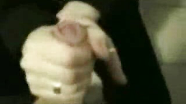 गुणवत्ता सिनेमा :  ठूला स्तनको साथ तेजस्वी गोरो जोशले भुइँमा फक्यो मुखमैथुन वीडियो 