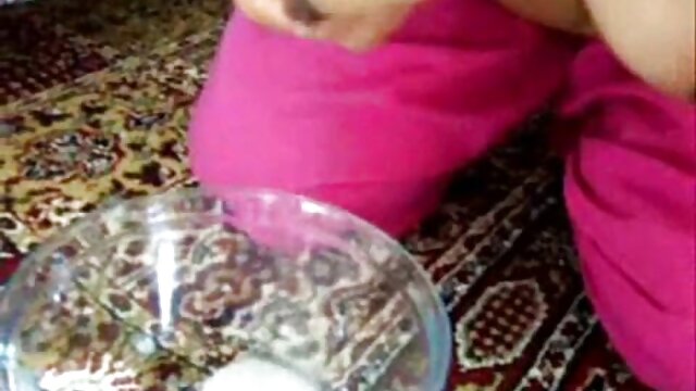 गुणवत्ता सिनेमा :  मीठो देखिने पोर्न स्टारले उनको टाइट चूतको पूजा गर्छिन् मुखमैथुन वीडियो 