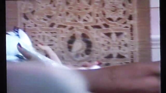 गुणवत्ता सिनेमा :  Buxom प्रिय आफ्नो पति संग भावुक चुदाई को बीच मा छ मुखमैथुन वीडियो 